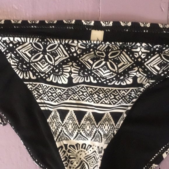 Patterned bikini with padding - Picture 3 of 3